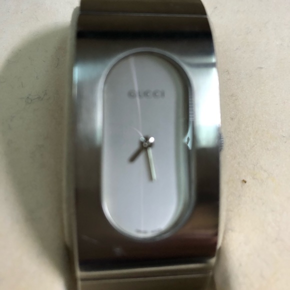 GUCCI STAINLESS STEAL WATCH - Picture 1 of 6